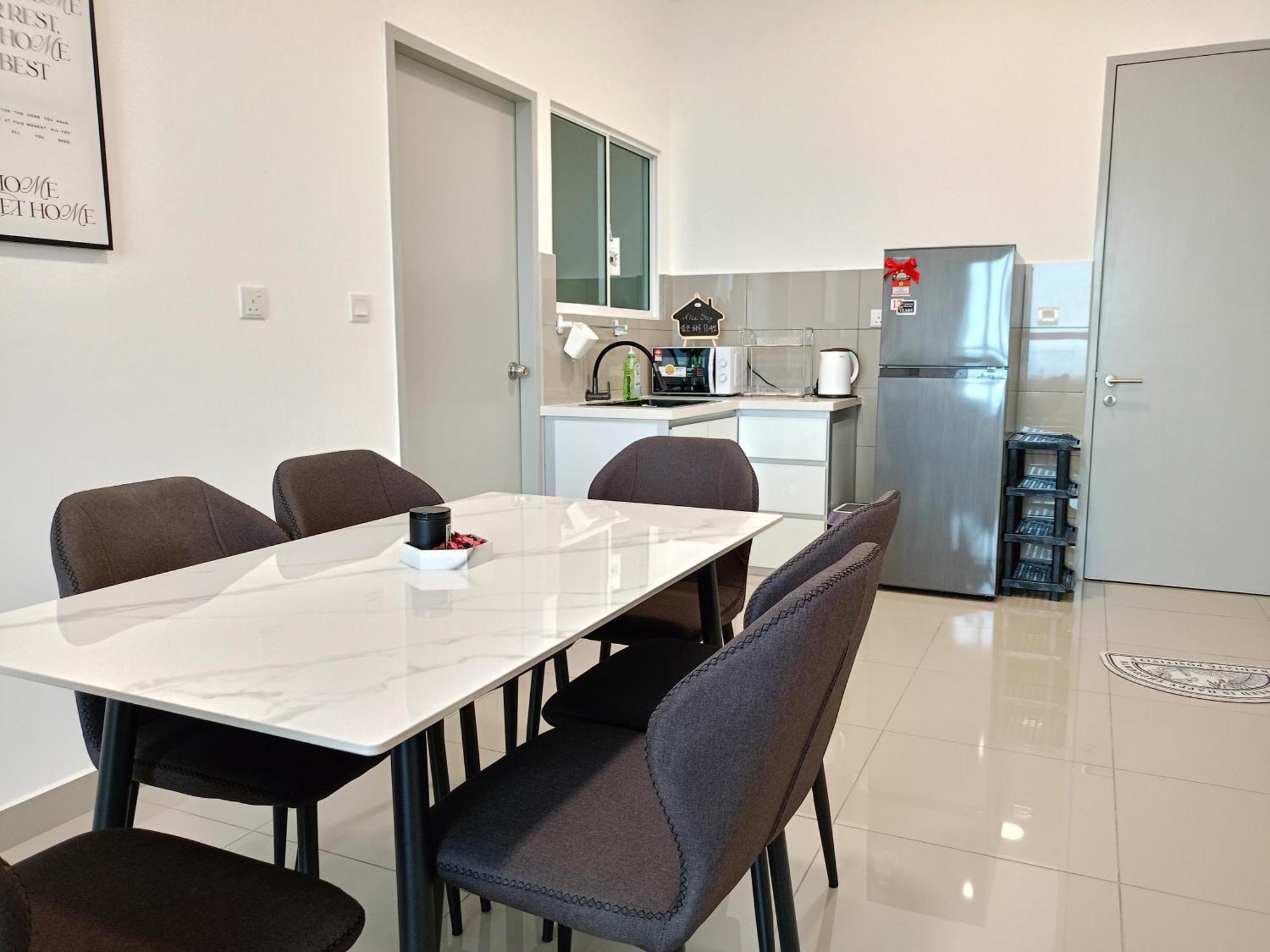 Amber Cove - Luxury Design By Luxpro Management - 6~7 Pax Apartment